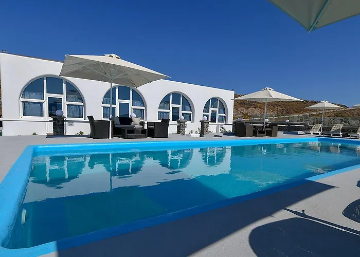 Paradise Aparthotel Thirasia